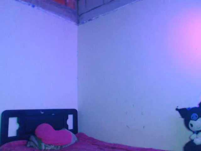 Live sex webcam photo for JazmiiWolf #290800447