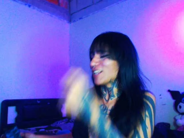 Live sex webcam photo for JazmiiWolf #291022871