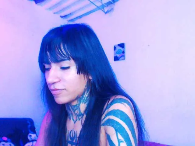 Live sex webcam photo for JazmiiWolf #291372199