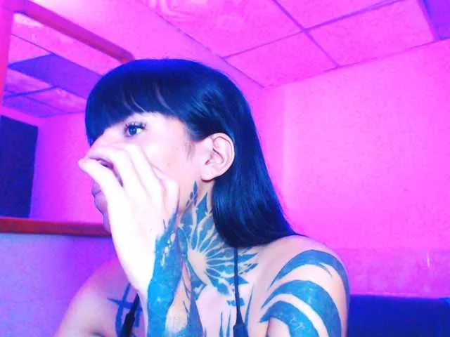 Live sex webcam photo for JazmiiWolf #292084612