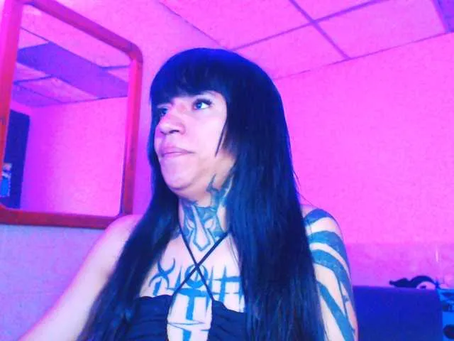 Live sex webcam photo for JazmiiWolf #292138765