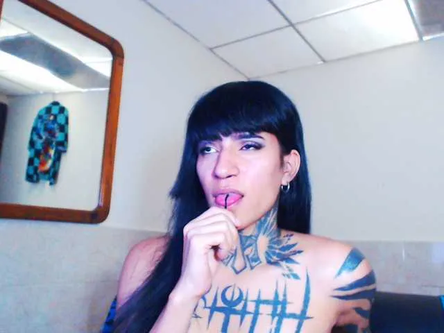 Live sex webcam photo for JazmiiWolf #292221956