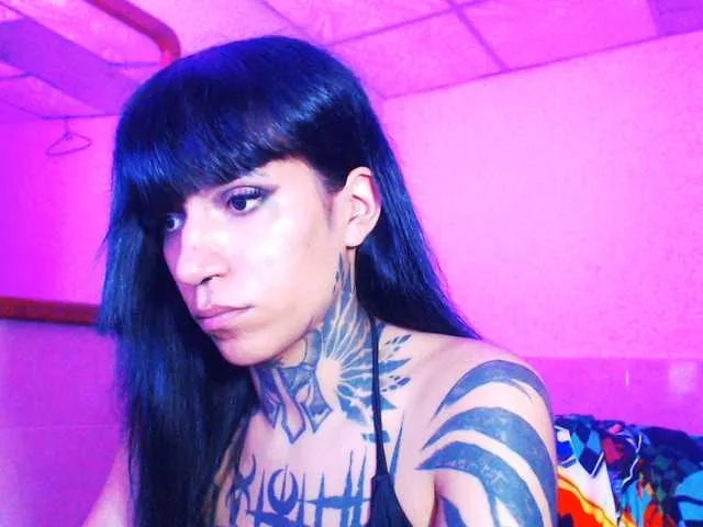 Live sex webcam photo for JazmiiWolf #292271713
