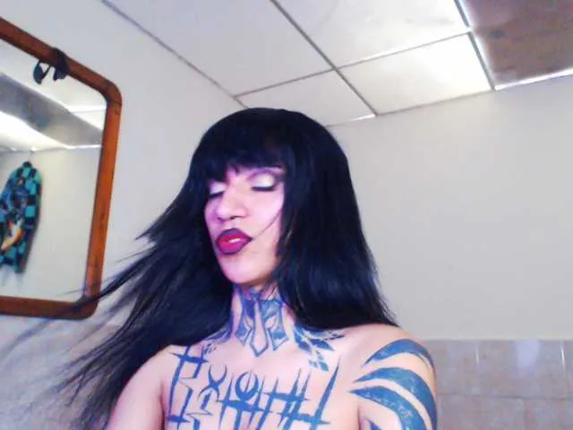 Live sex webcam photo for JazmiiWolf #292395846