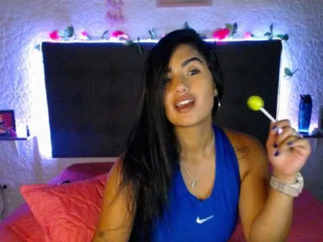 Live sex webcam photo for Jazmin-Ferreira #275970247