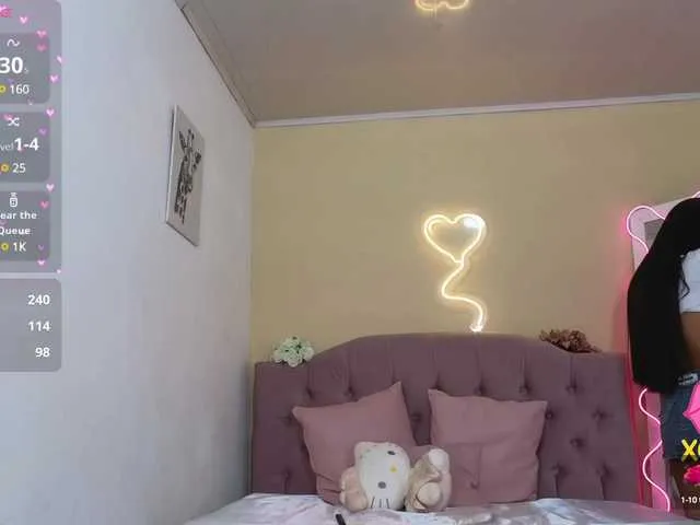 Live sex webcam photo for Jazmin-tay #291345820