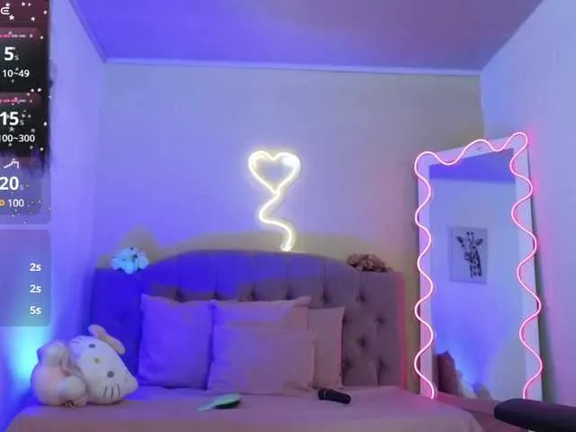 Live sex webcam photo for Jazmin-tay #291393256