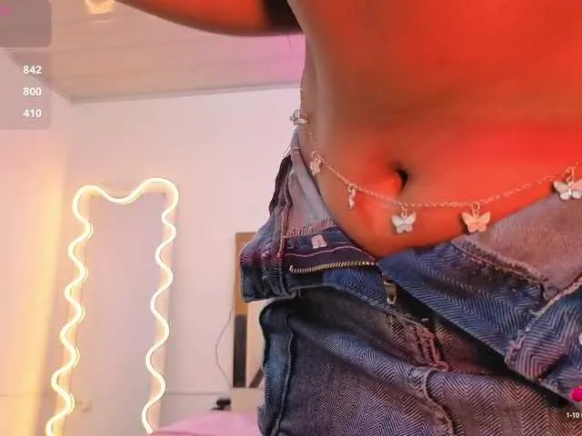 Live sex webcam photo for Jazmin-tay #291577609