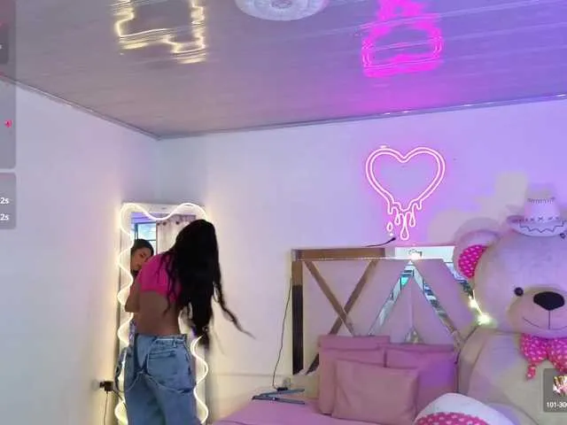 Live sex webcam photo for Jazmin-tay #291715811