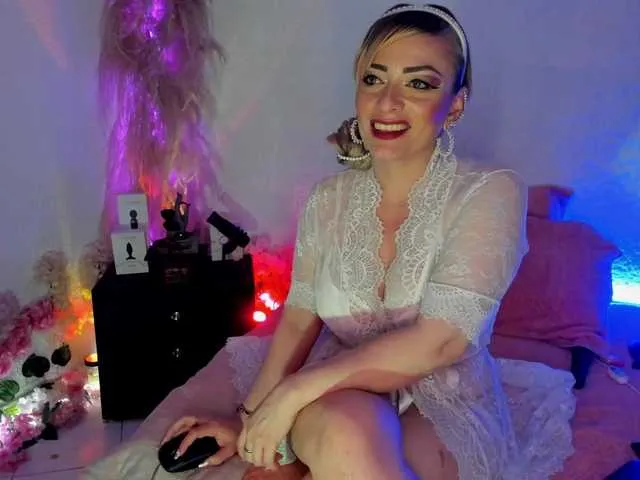 Live sex webcam photo for JeaniIneescott #291097351