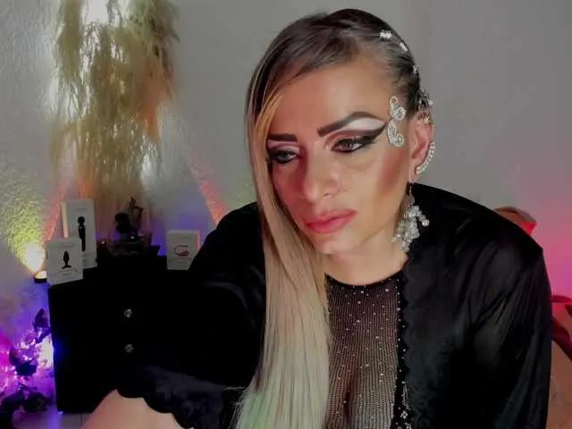 Live sex webcam photo for JeaniIneescott #291492730