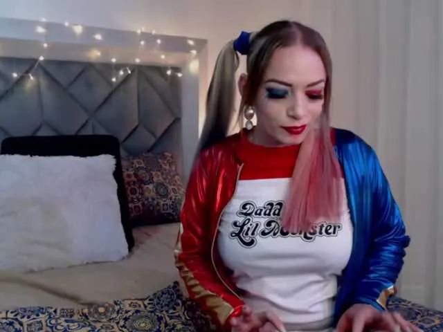 Live sex webcam photo for Jeanineescott #276434261