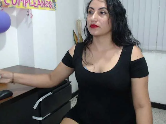 Live sex webcam photo for Jeann-Foster #275504387