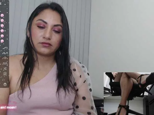 Live sex webcam photo for Jeann-Foster #276910572
