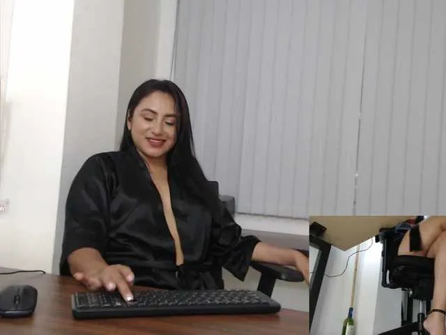 Live sex webcam photo for Jeann-Foster #277434397