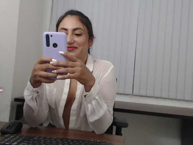 Live sex webcam photo for Jeann-Foster #277528301