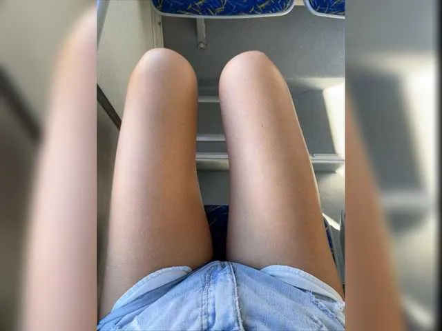 Live sex webcam photo for Jeanne91 #276064255