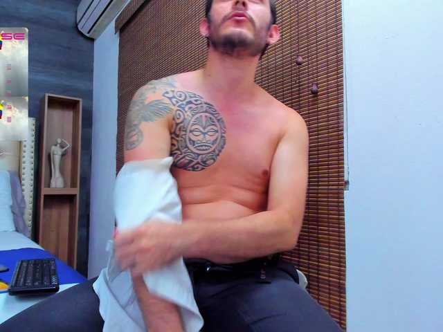 Live sex webcam photo for Jeanpiere1 #275717746