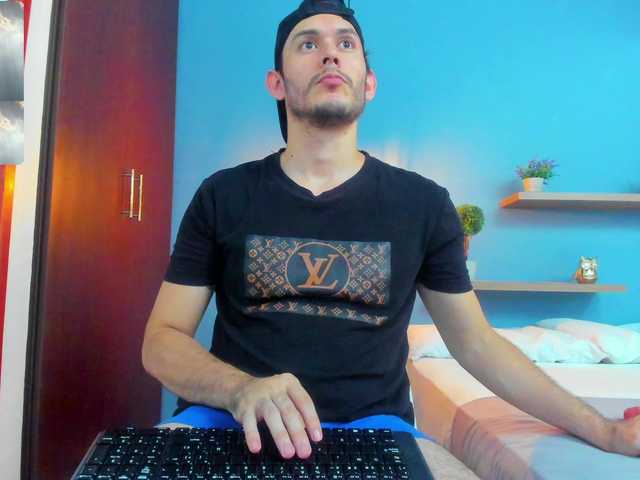 Live sex webcam photo for Jeanpiere1 #276180795