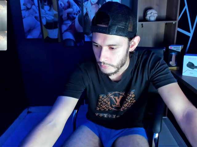 Live sex webcam photo for Jeanpiere1 #276884196