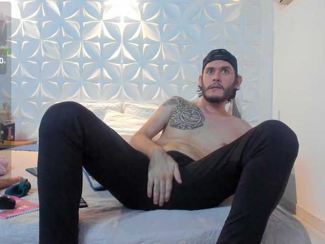 Live sex webcam photo for Jeanpiere1 #276902723