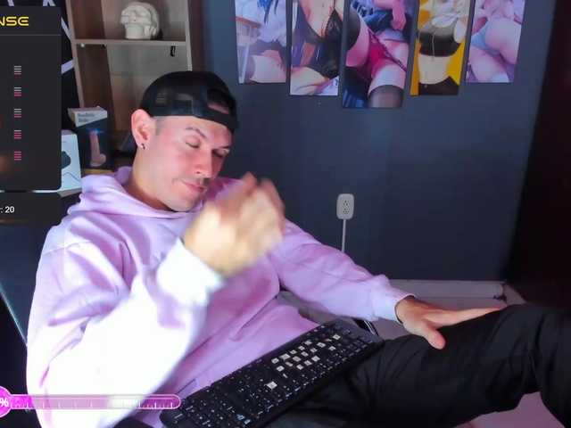 Live sex webcam photo for Jeanpiere1 #277075389