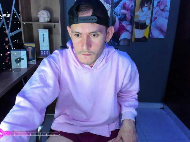 Live sex webcam photo for Jeanpiere1 #277102244