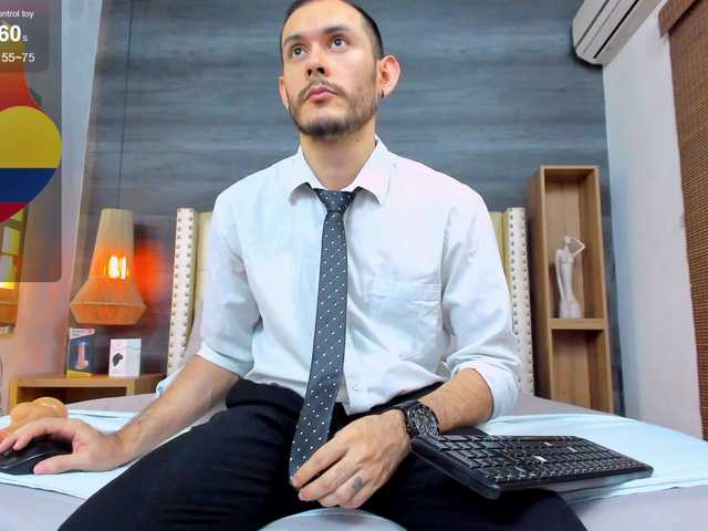 Live sex webcam photo for Jeanpiere1 #289093248