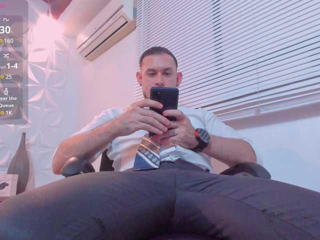 Live sex webcam photo for Jeanpiere1 #291026964