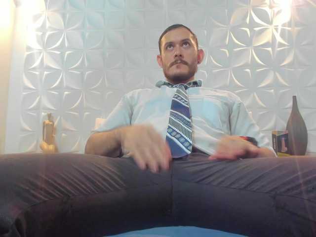 Live sex webcam photo for Jeanpiere1 #291165473