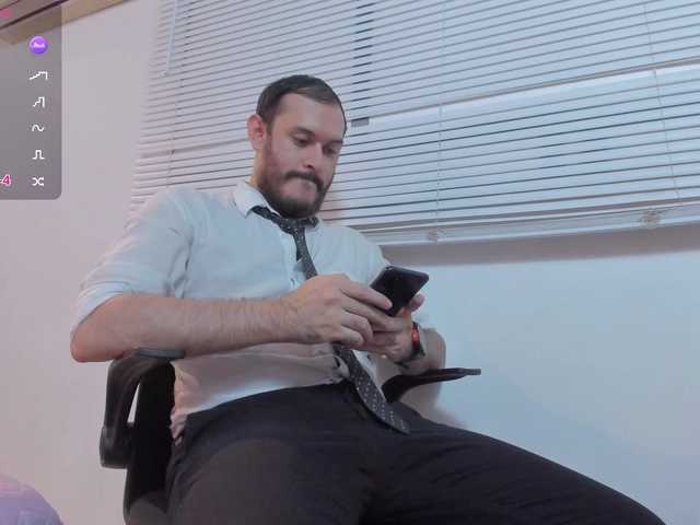 Live sex webcam photo for Jeanpiere1 #291311563