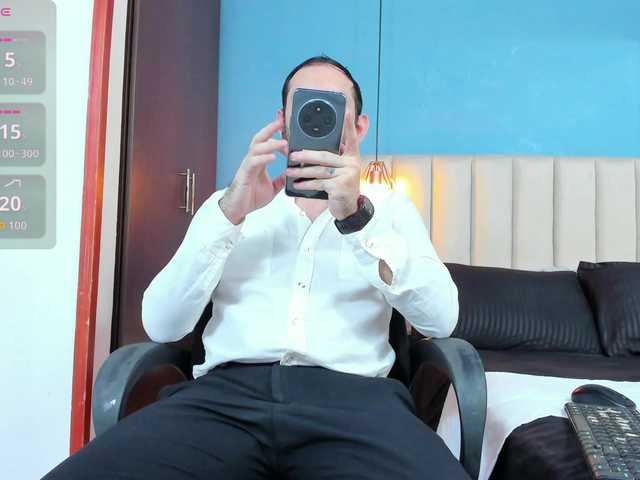 Live sex webcam photo for Jeanpiere1 #291754870