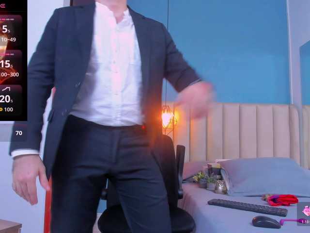 Live sex webcam photo for Jeanpiere1 #292379782