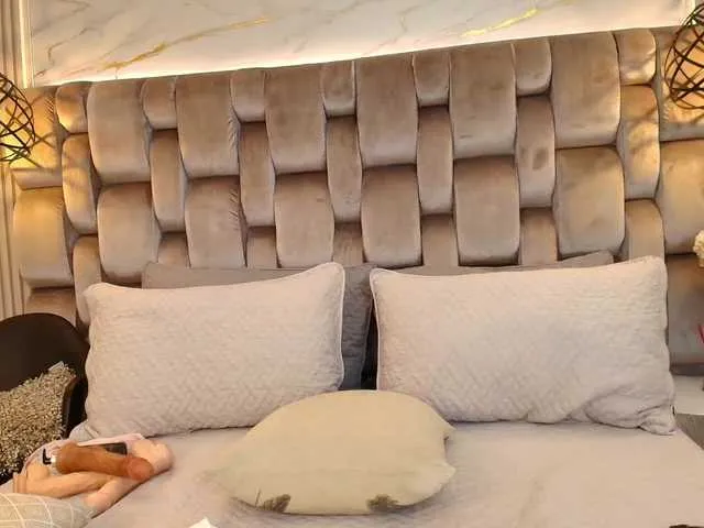 Live sex webcam photo for JeenSexy #291188704