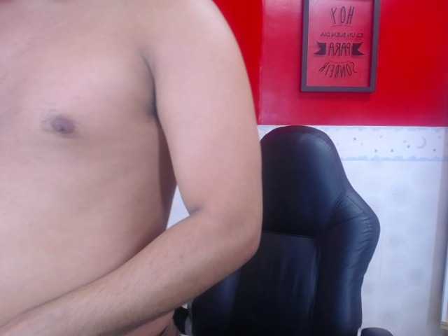 Live sex webcam photo for JeikoLewis #277549751