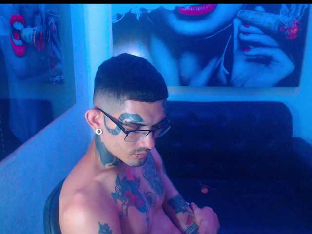 Live sex webcam photo for JeisonHott #277606574