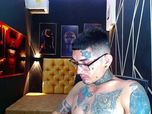 Live sex webcam photo for JeisonHott #277609557