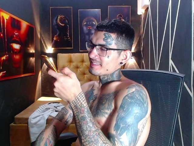 Live sex webcam photo for JeisonHott #277665809