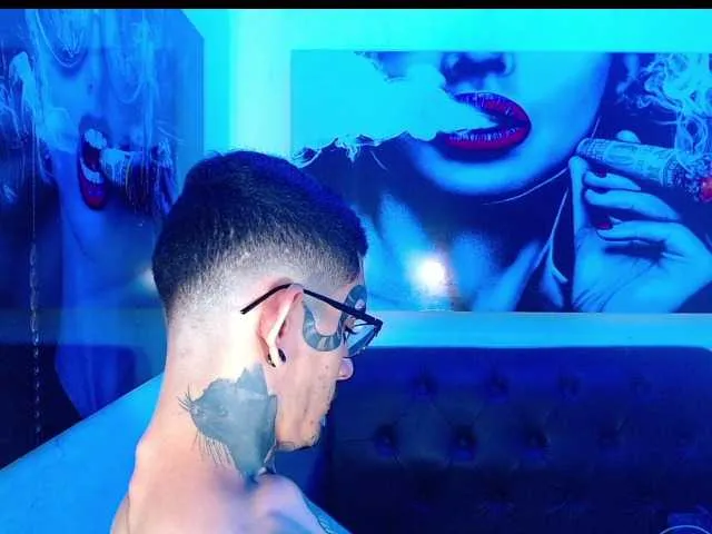 Live sex webcam photo for JeisonHott #277677994