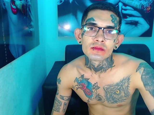 Live sex webcam photo for JeisonHott #277734400