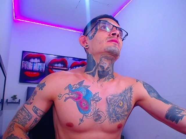 Live sex webcam photo for JeisonHott #277760872