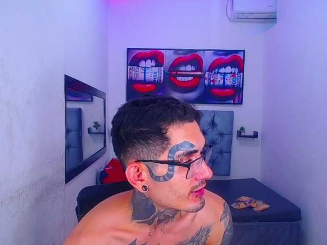 Live sex webcam photo for JeisonHott #277775054