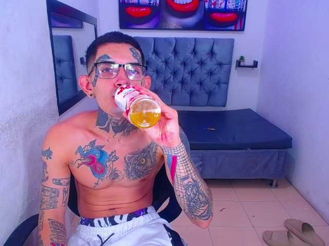 Live sex webcam photo for JeisonHott #277797557