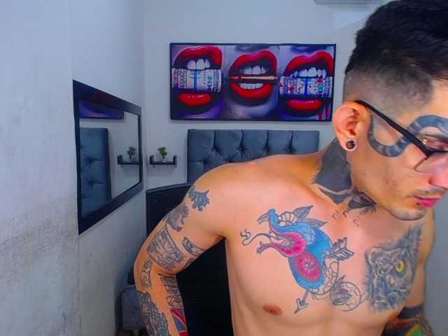 Live sex webcam photo for JeisonHott #277879370