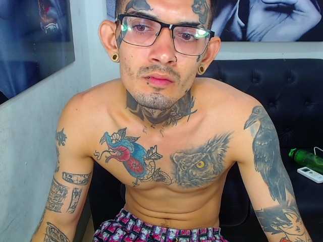 Live sex webcam photo for JeisonHott #277900997