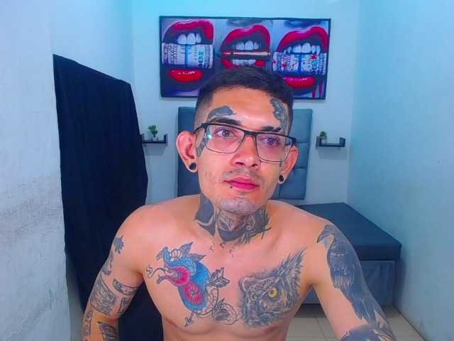 Live sex webcam photo for JeisonHott #277943023