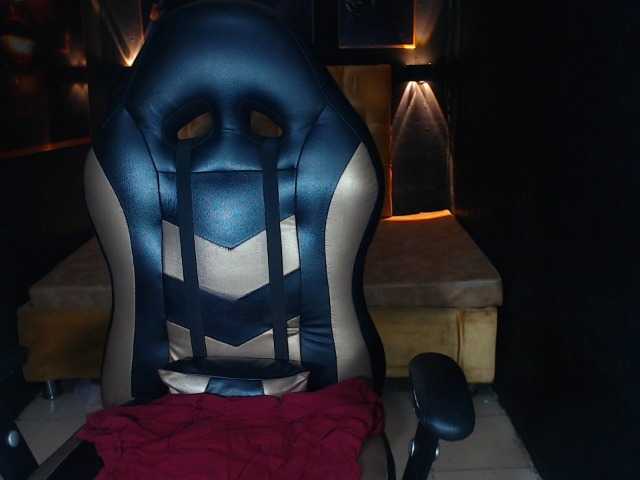 Live sex webcam photo for JeisonHott #278192229