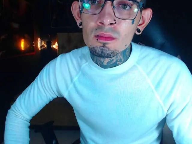 Live sex webcam photo for JeisonHott #278257052