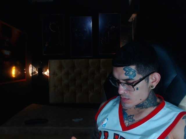 Live sex webcam photo for JeisonHott #278283992