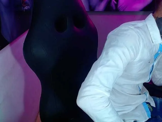 Live sex webcam photo for JeisonHott #288156393